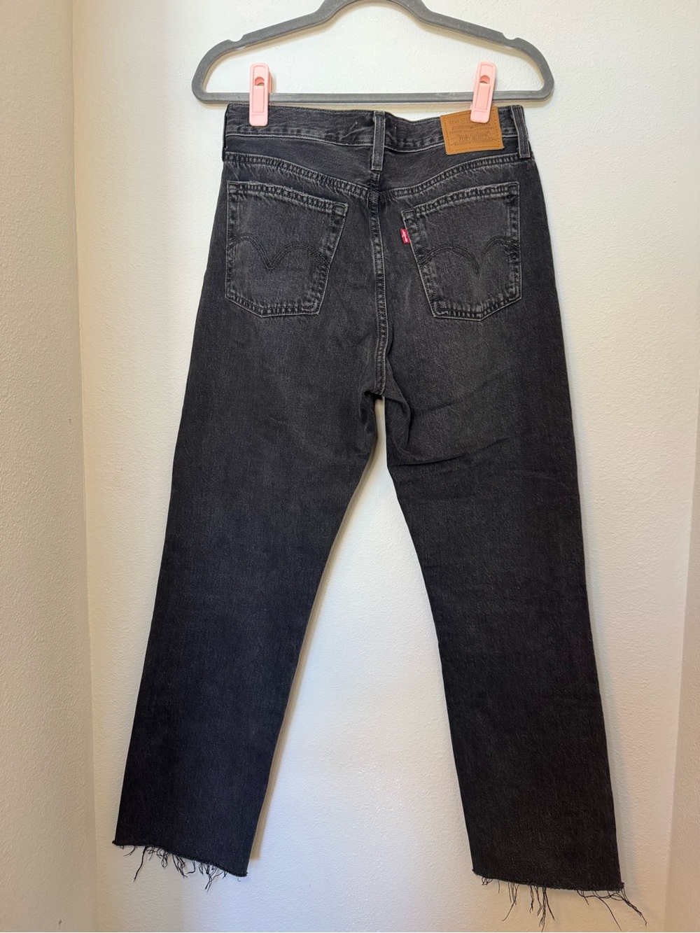 Women's Levi’s Wedgie Black Straight Leg Distressed Jeans - Picture 5 of 8